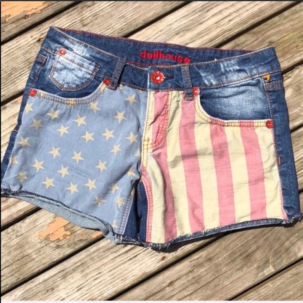 Dollhouse flag Jean shorts